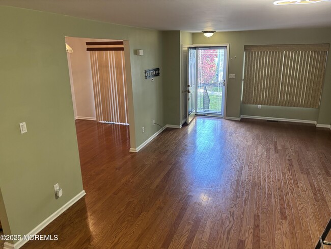 Photo - 206 Brookfield Dr