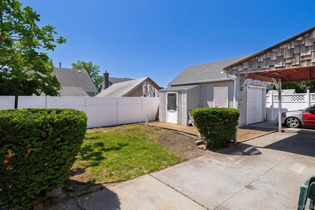 Photo - 191 Raff Ave
