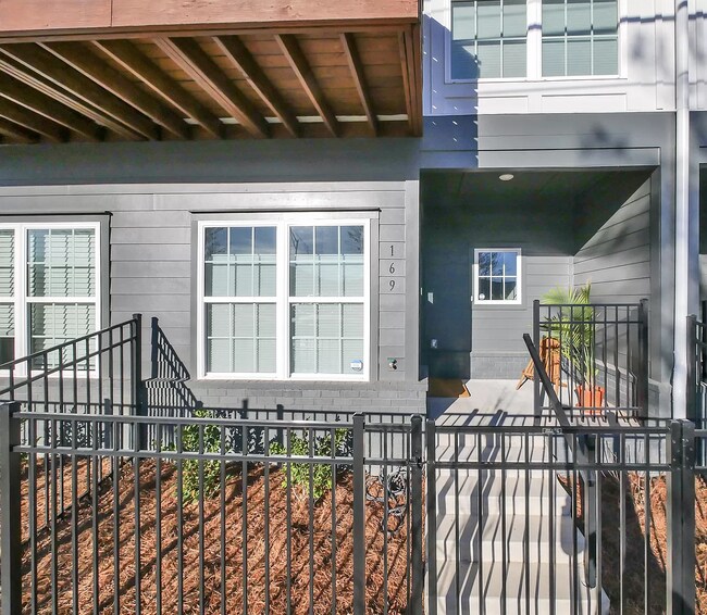 Photo - 169 E 20th St