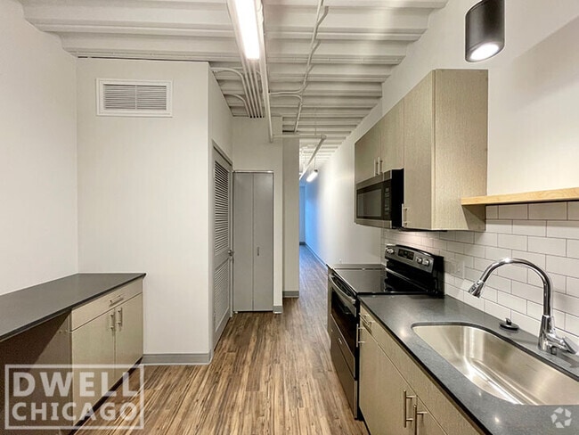 Building Photo - 951 W Dakin St Rental