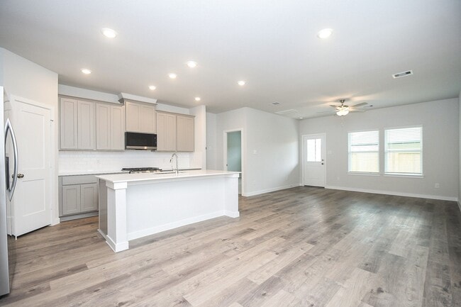 Photo - 4007 Crowning Ct