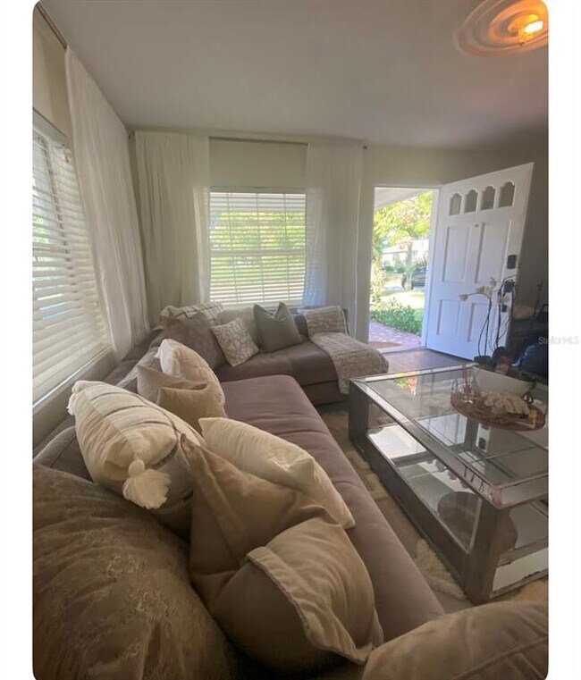 Photo - 2116 W St John St