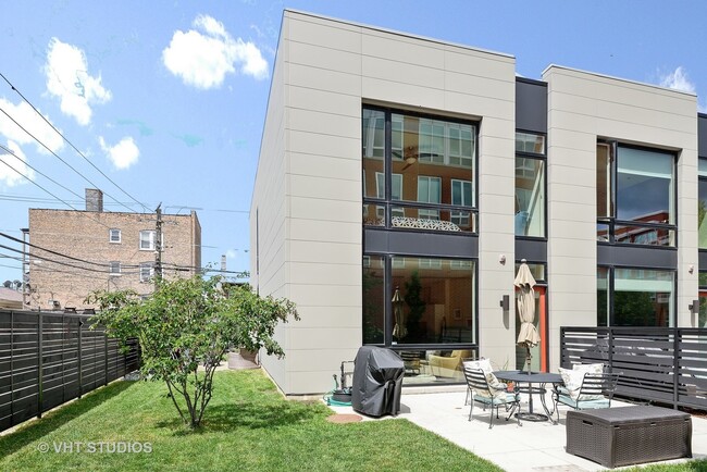Photo - 4832 N Clark St Townhome
