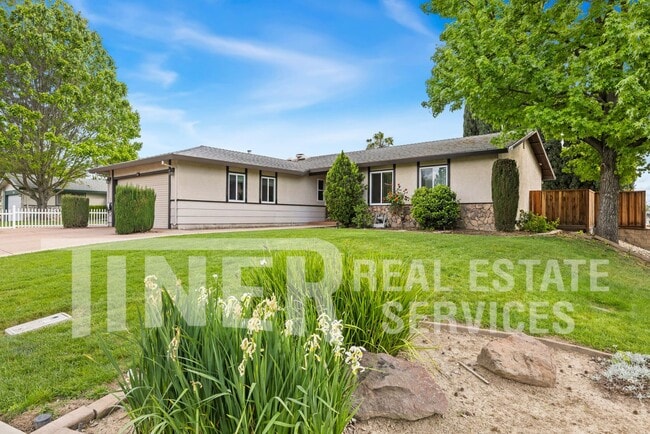 Photo - 511 Lyndhurst Ave