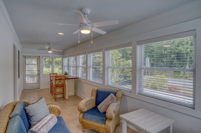Photo - 705 Country Club Rd