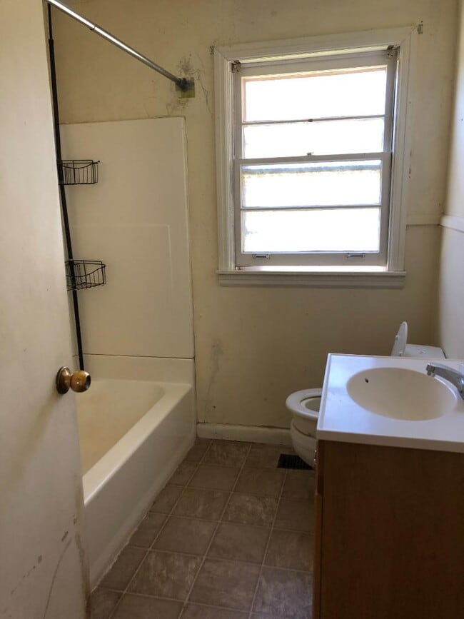 Photo - 406 Maynard Dr