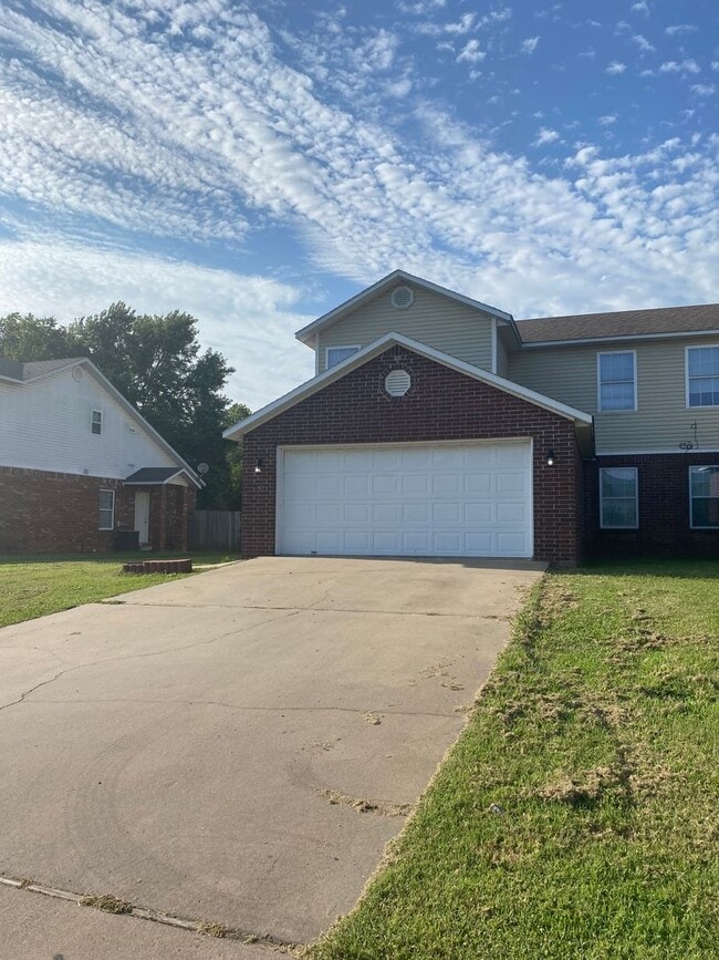 Building Photo - 90-92 West Rainsong Unit 92 West Rainsong