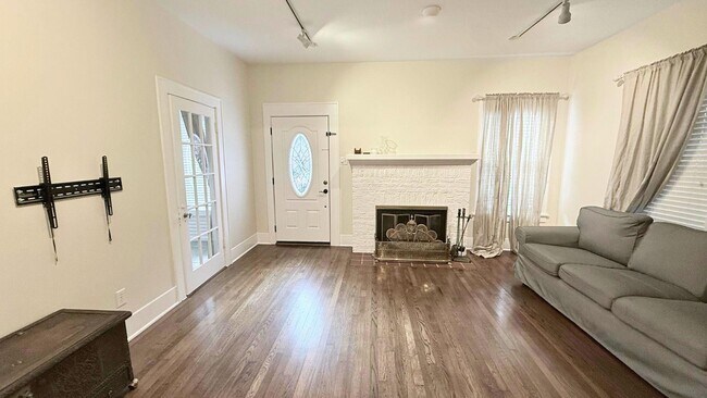 Photo - 2220 Avalon Pl