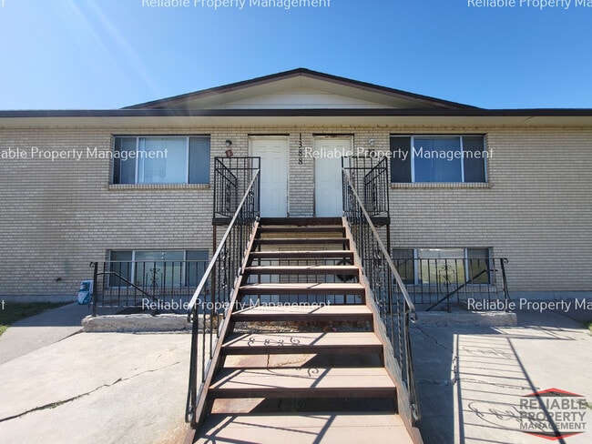 Building Photo - 1388 Ashment Ave Unit 2