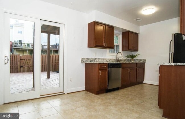 Photo - 3335 Oakshade Ct