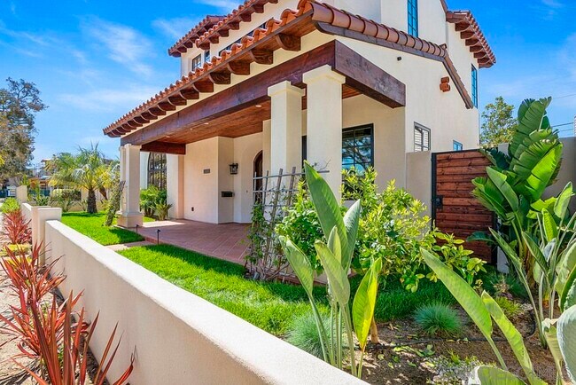 Photo - 1010 Pine St