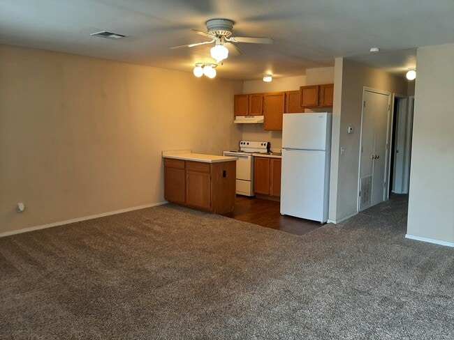 Photo - 124 W Maple Ave