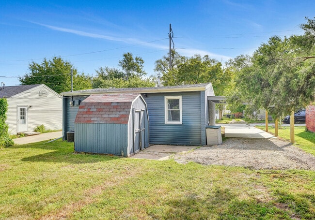 Photo - 2221 N 32nd St