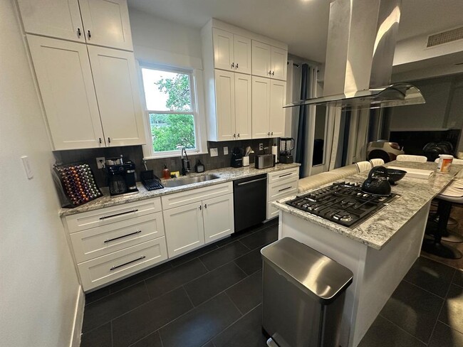 Photo - 3210 Hampton Rd