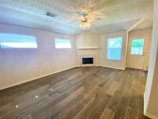 Photo - 5005 Deer Path Dr