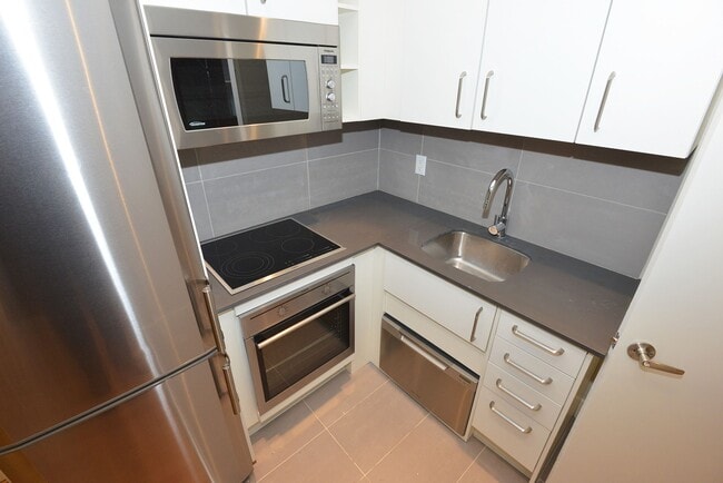 Photo - 56 Maitland Street Unit 305