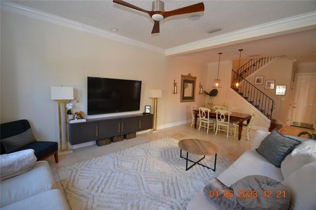 2405 Victoria Gardens Ln