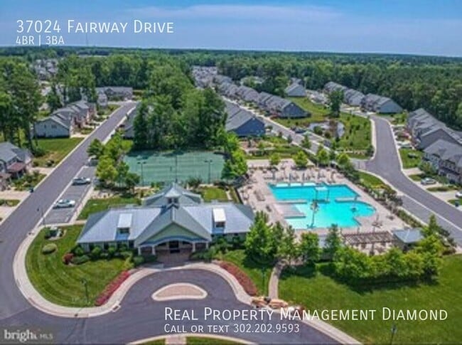 Building Photo - 37024 Fairway Dr