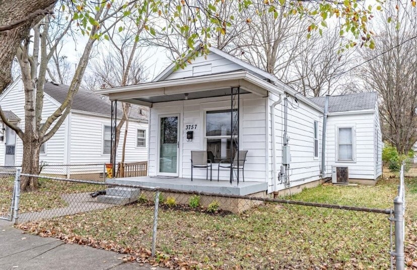 Photo - 3757 Parthenia Ave