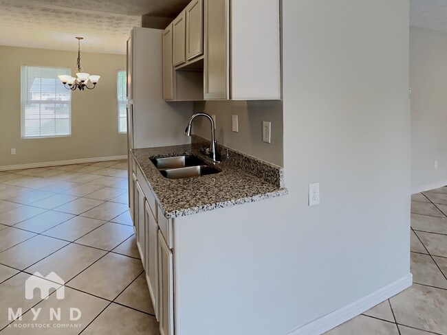 Photo - 180 Bramble Bush Trail