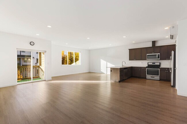 Photo - 304 S 48th Ct