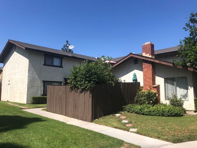 Photo - 319 Josie Cir Unidad #D