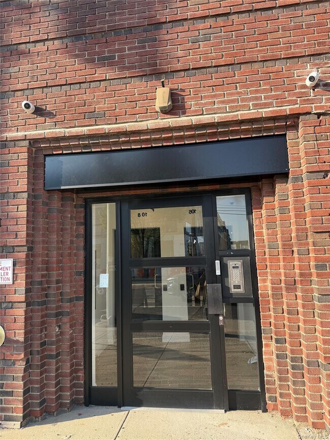 Building Photo - 108 Hempstead Turnpike