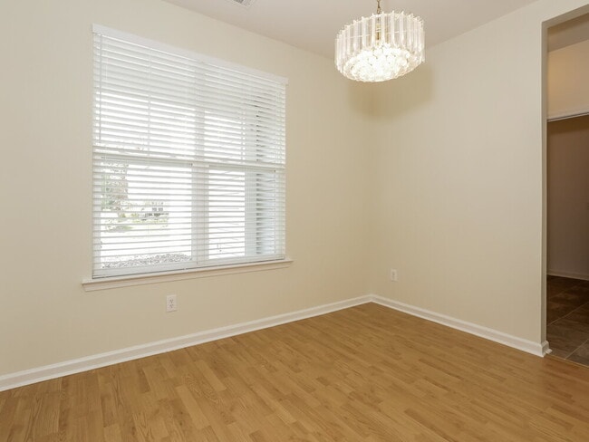 Photo - 8264 Chatham Oaks Dr