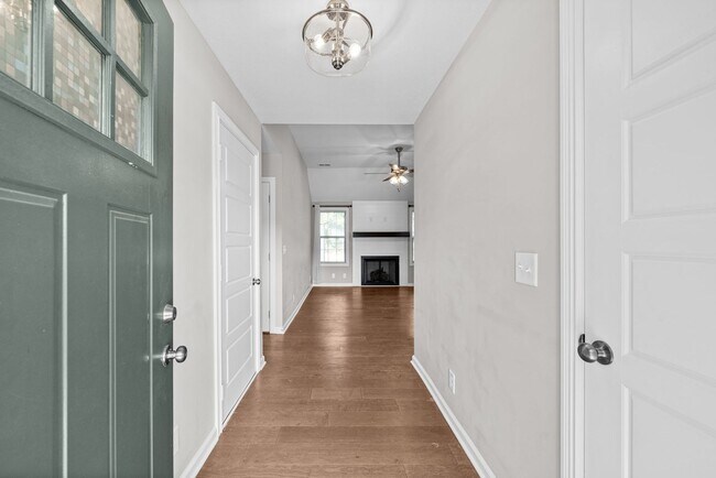 Photo - 1493 Fredrick Dr