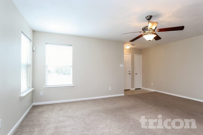 Photo - 3643 Fuller Bluff Dr