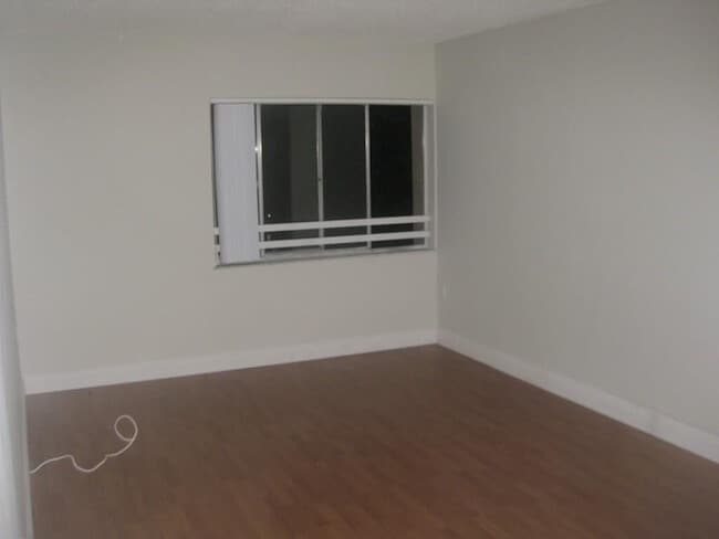 Photo - 711 N Pine Island Rd Unit 301