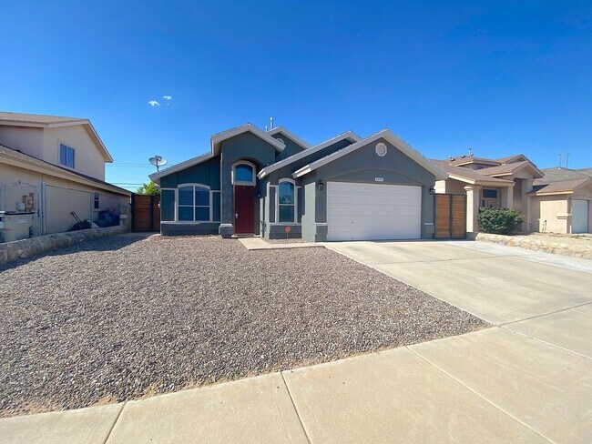 Northeast El Paso 3 bed with Refrig A/C an... - Northeast El Paso 3 bed with Refrig A/C an... House