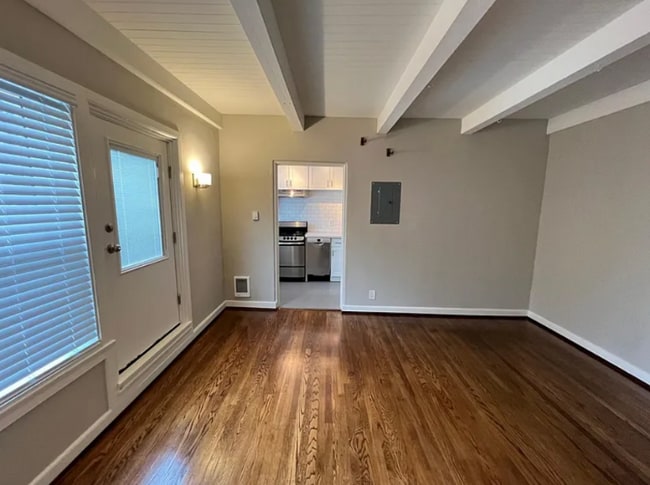 Photo - 421 Summit Ave E