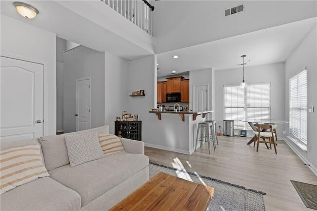 Photo - 293 Jordan St SE