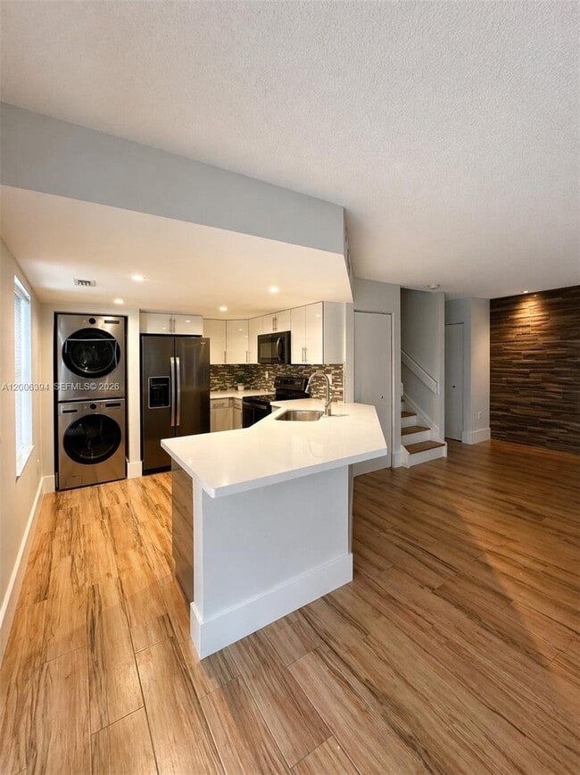 Building Photo - 8590 NW 3rd Ln