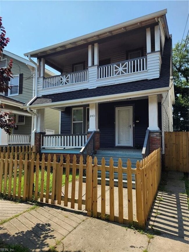 Building Photo - Completely Remodeled 3 Bedroom Duplex near...