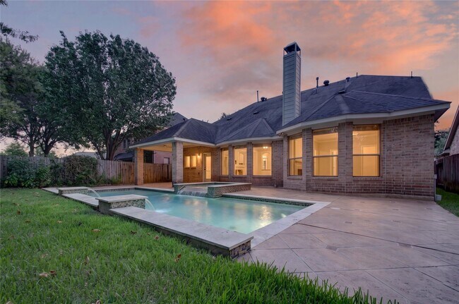 Photo - 21327 Pennshore Ln