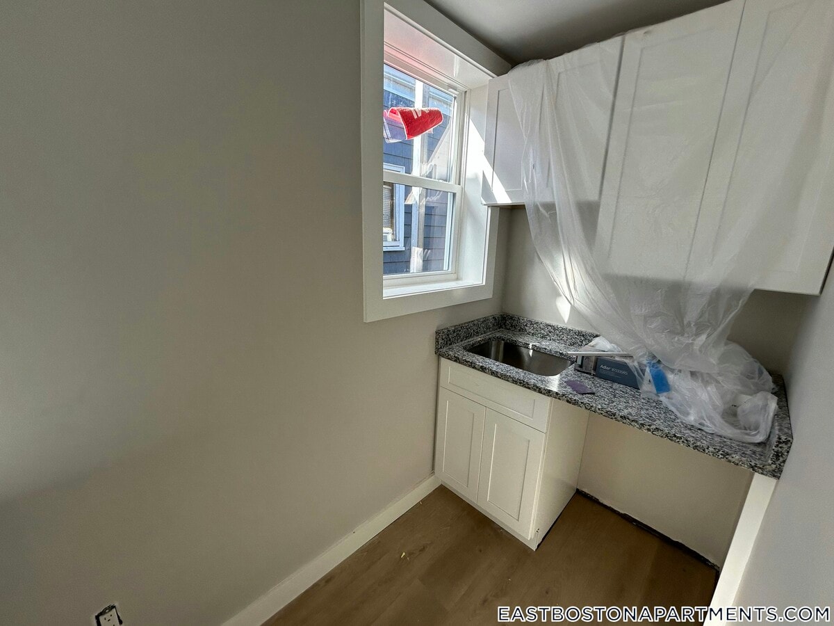 Photo - 225 E Eagle St Unit 3