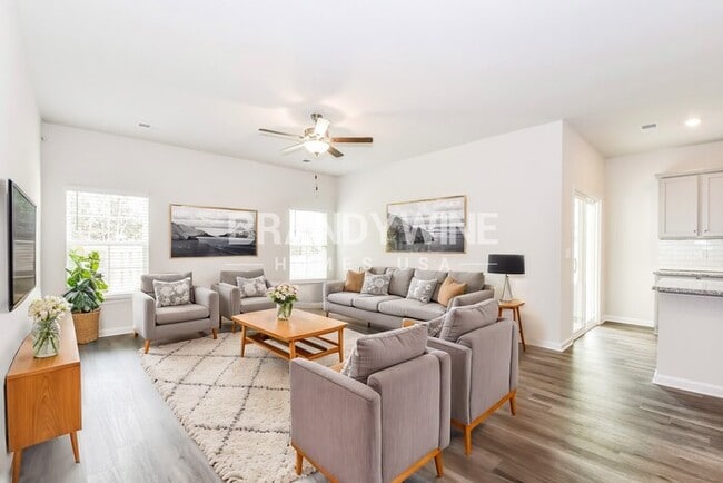 Photo - 697 Patmore Dr