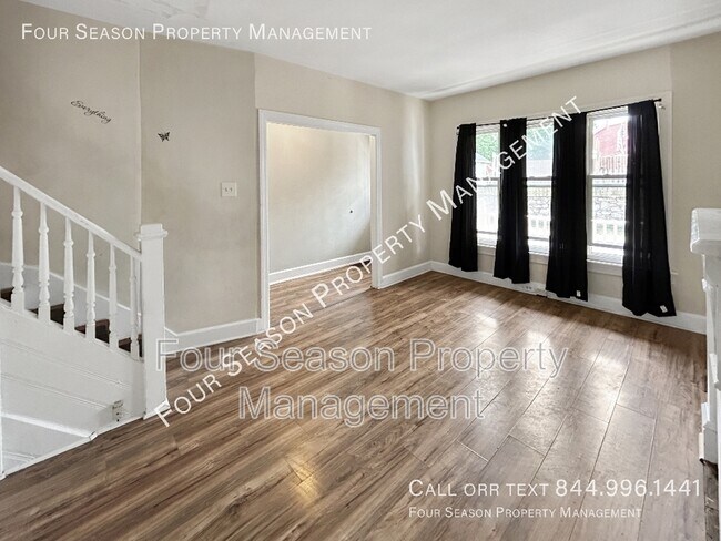 306 S Locust St