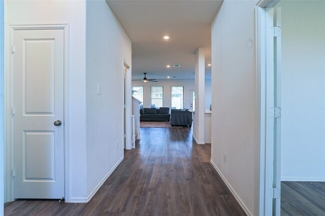 Photo - 202 Augustine Wy