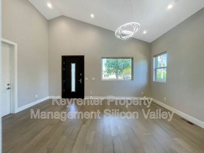 Photo - 2942 Neal Ave