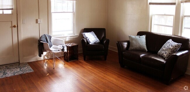 Building Photo - 627 S Jefferson St Unit Main Rental