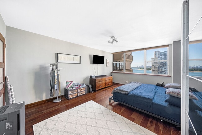 Photo - 6301 N Sheridan Rd Unidad 15O