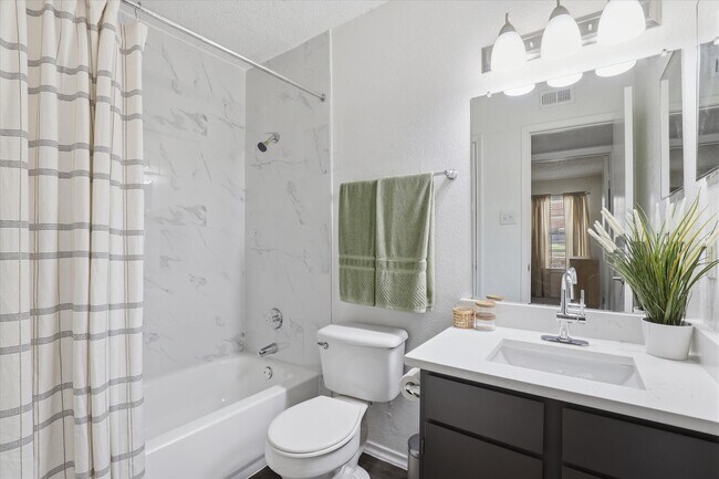 1BR, 1BA - 671SF Upgraded