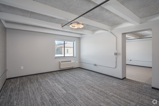 1BR, 1 BA - The Howard Apartments