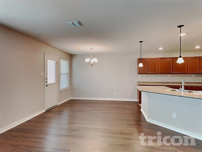 Photo - 1519 Overlook Bank