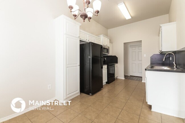 Photo - 824 Matthew Ln