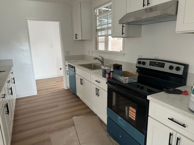 Photo - 4051 Howard Ave