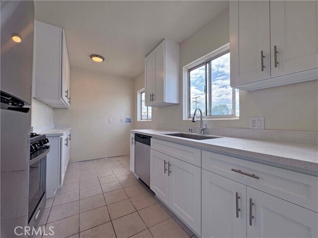 Photo - 324 E 79th St Unit 3